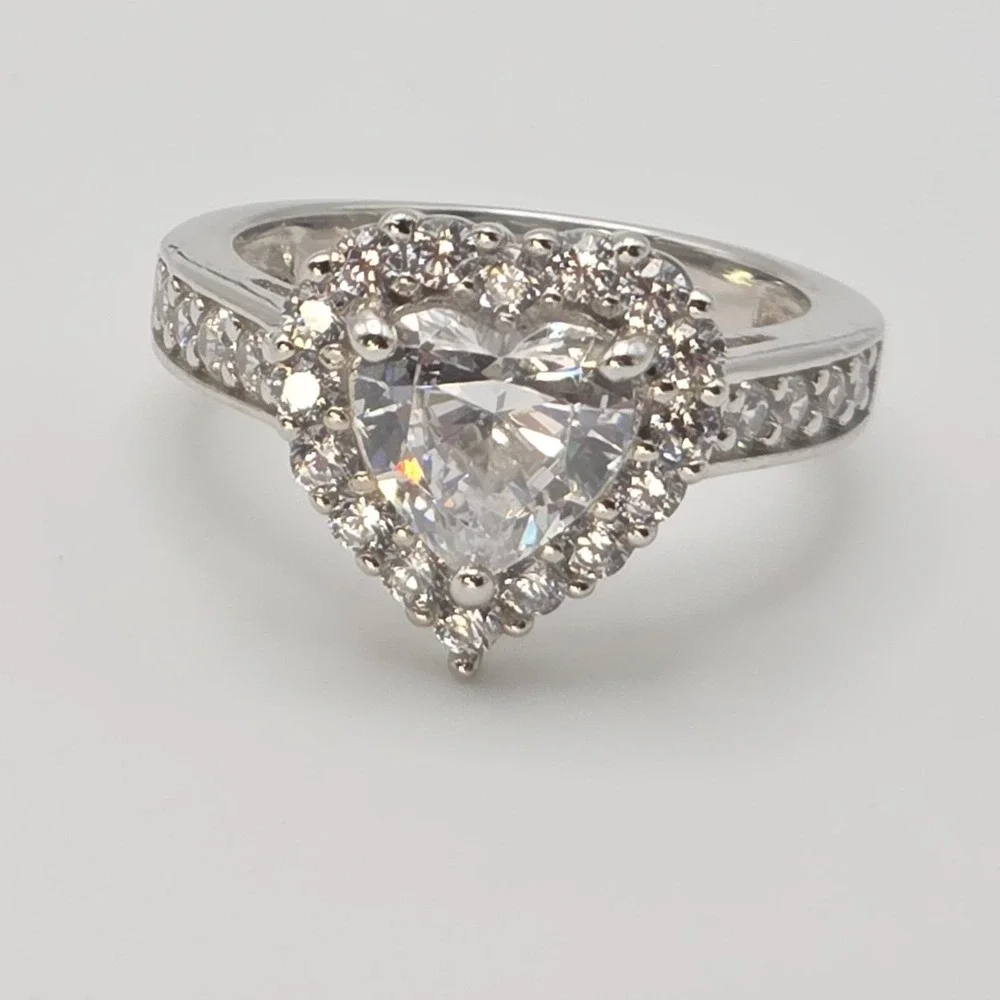 BE 925 Sterling Silver Heart Ring Halo Design Cubic Zirconia‎ Engagement Size 7